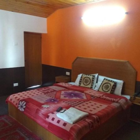 Hotel Hilltop Manali  Bagian luar foto