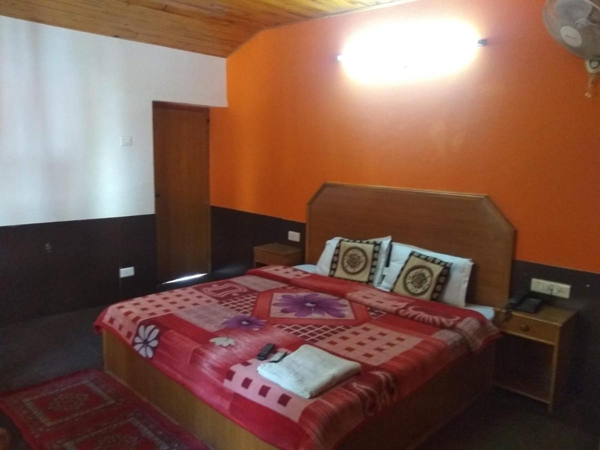 Hotel Hilltop Manali  Bagian luar foto